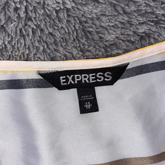 Express striped zip front Short Sleeveblouse - Picture 7 of 10